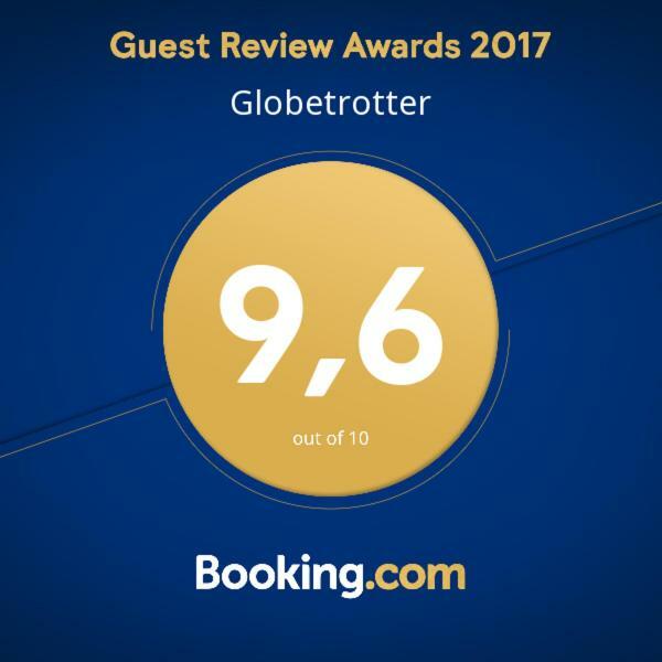 フォルミア Globetrotter Bed & Breakfast エクステリア 写真